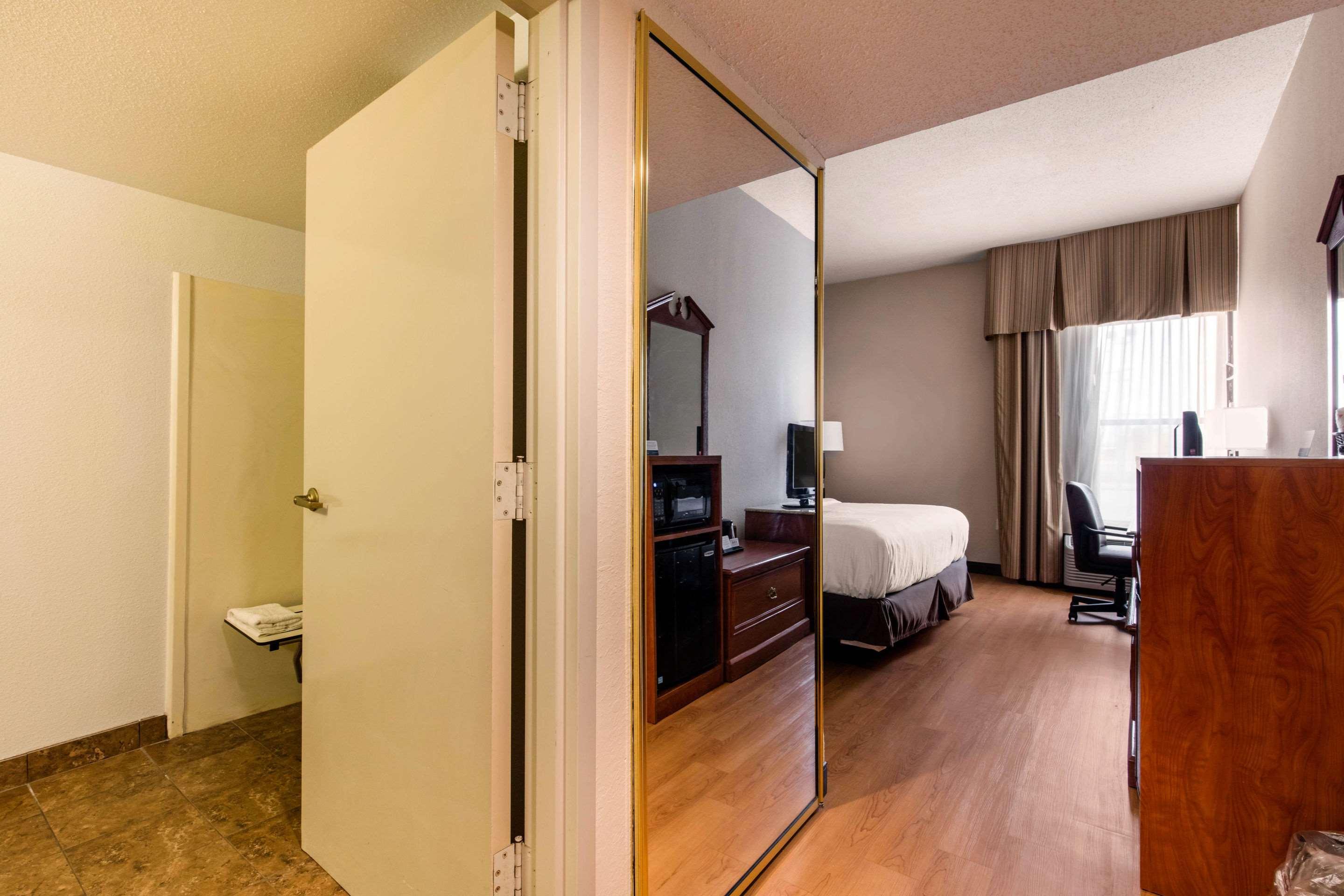 Quality Inn Valley - West Point Екстер'єр фото