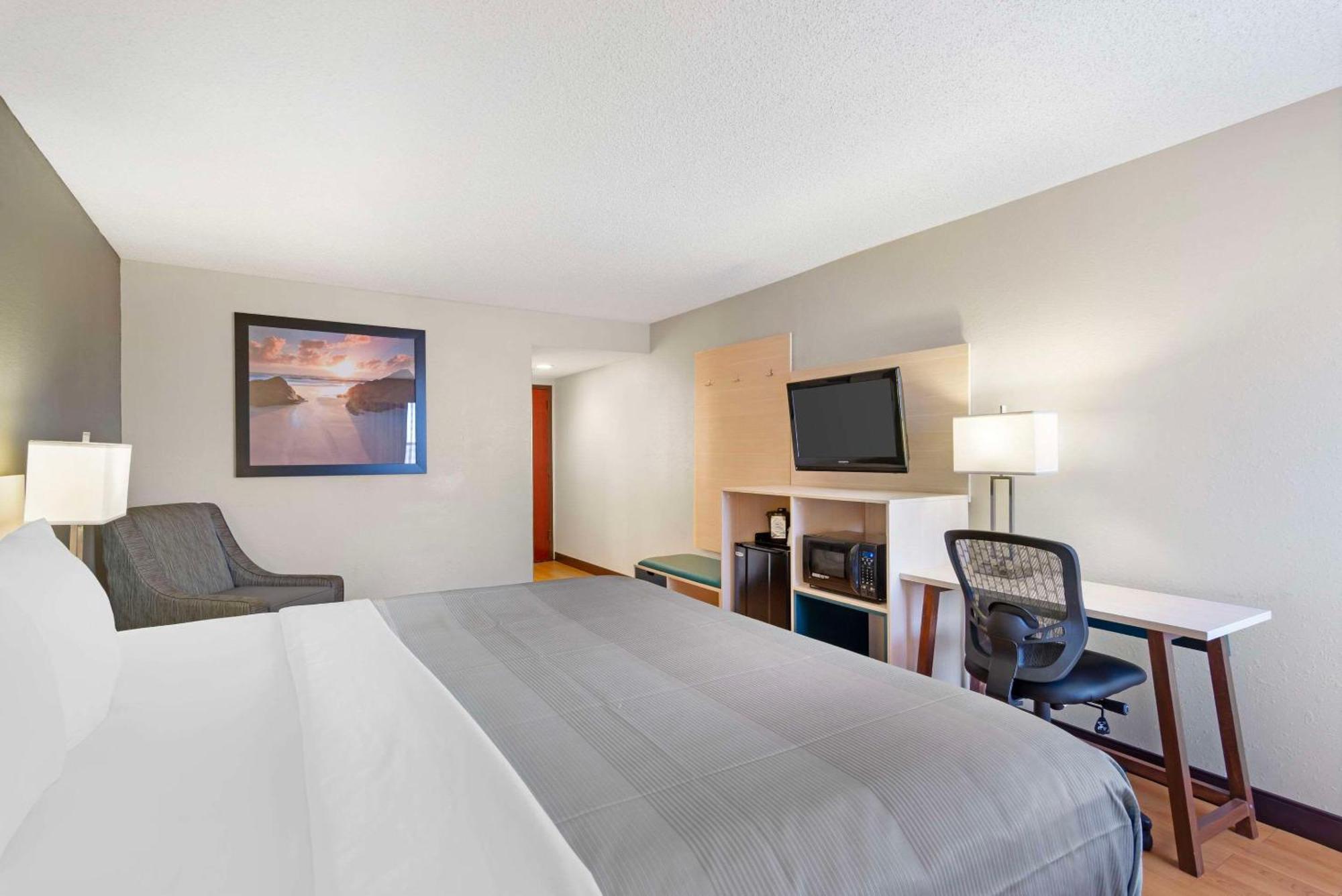 Quality Inn Valley - West Point Екстер'єр фото