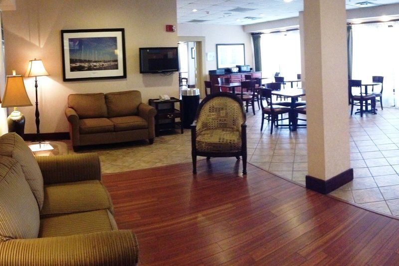 Quality Inn Valley - West Point Екстер'єр фото