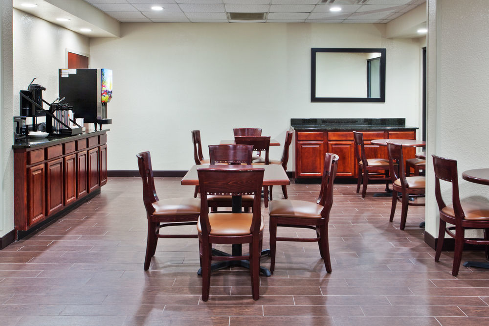 Quality Inn Valley - West Point Екстер'єр фото